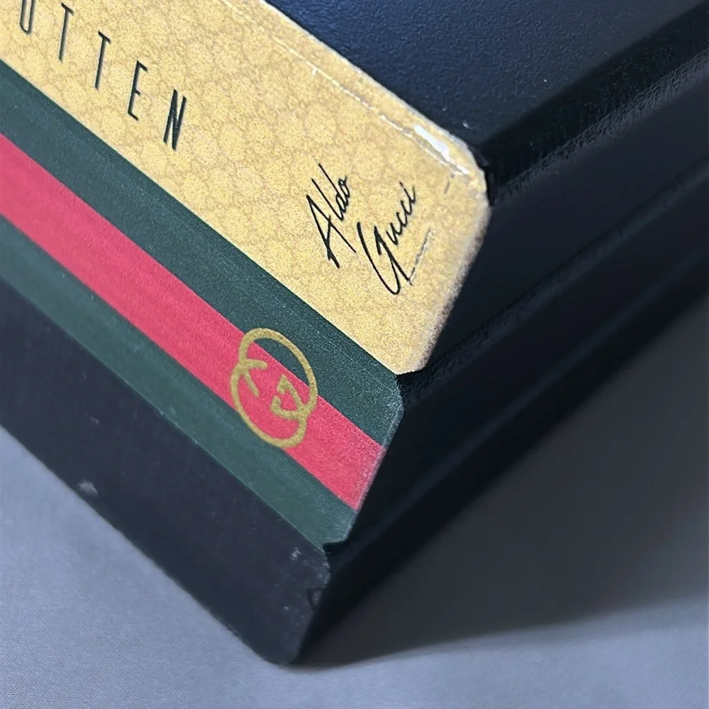 🖤Vintage “Gucci Dress The Part” book stack designed wooden decoration - Picture 8 of 13